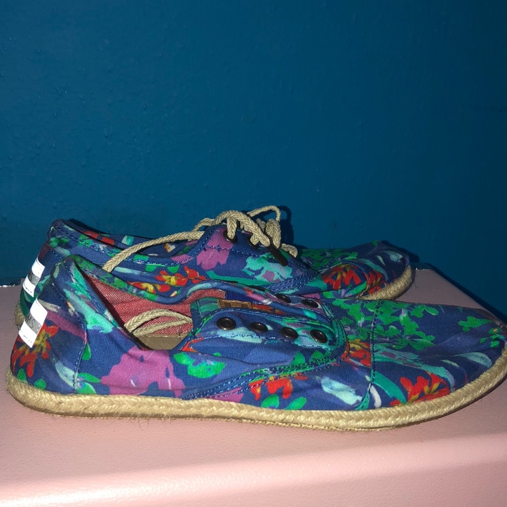 TOMS
